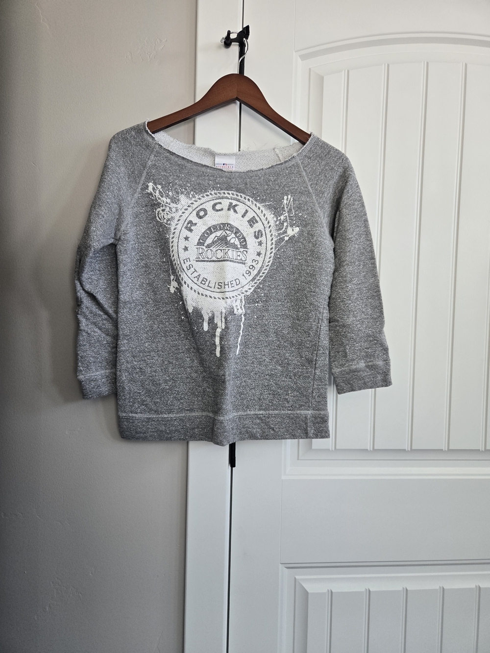 5th & Ocean Gray Off-the-Shoulder Rockies Graphic Sweater